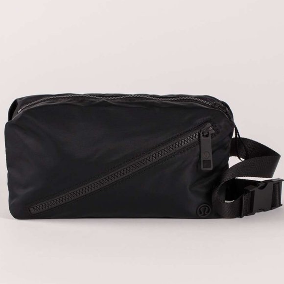 lululemon athletica Handbags - lululemon Fast Track Belt Bag (3L) - Black